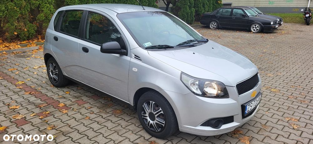Chevrolet Aveo 2010 photo 2
