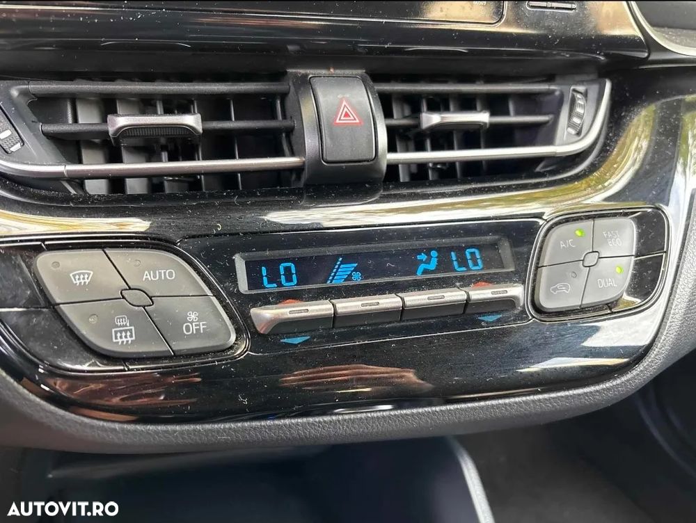 Toyota C-HR Flow - 13
