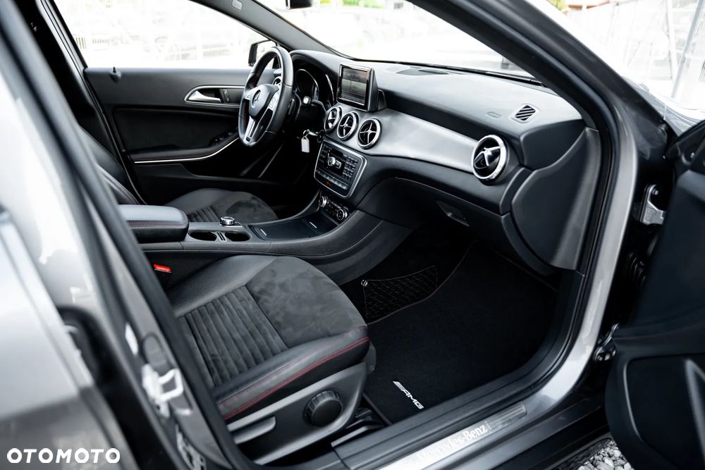 Mercedes-Benz GLA 250 4Matic 7G-DCT AMG Line - 25