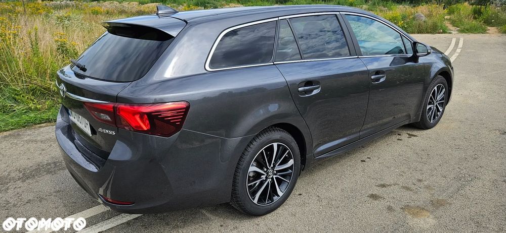 Toyota Avensis 1.8 Premium - 5