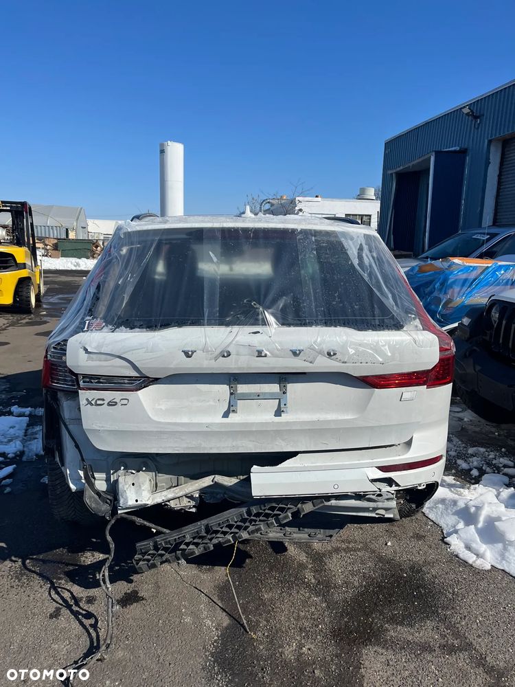 Volvo XC 60 T8 Twin Engine AWD Geartronic RDesign - 8