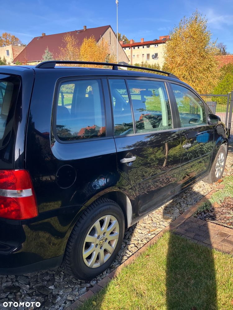 Volkswagen Touran 1.9 TDI DPF Conceptline - 10