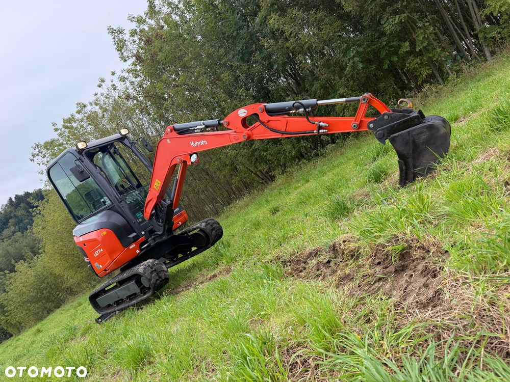 Kubota U27 Minikoparka koparka gąsienicowa 2.8 tony. jak Nówka sztuka z salonu! 2018 rok. 2000 mtg. Przywieziona z Gospodarstwa Norweskiego! Zadbana Maszyna ani deka luzów i wycieków. Aktualna Dekra dokumentacja BMWT! Szybkozłącze. Szybka wolna jazda. Zamki na tłokach. Wersja Norweska!! OKAZJA Tanio - 19