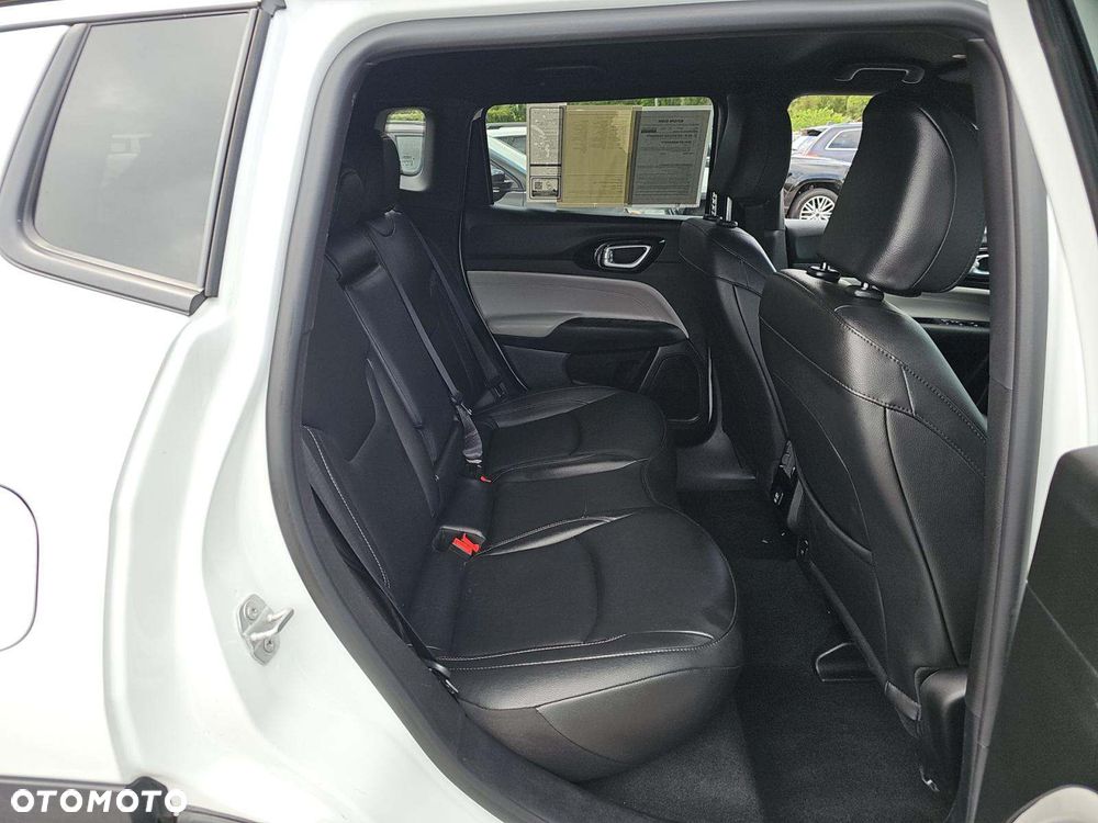 Jeep Compass - 10