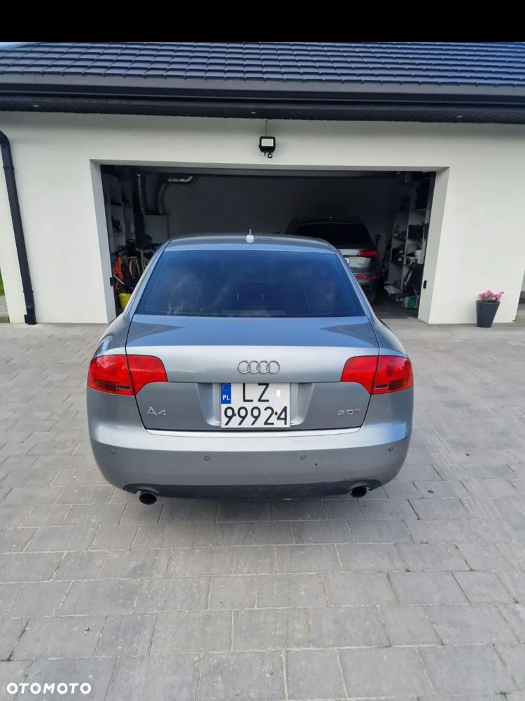 Audi A4 Limousine - 7