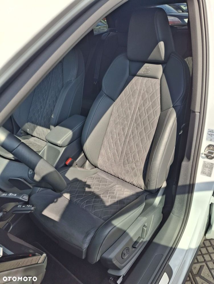 Audi Q4 e-tron - 12