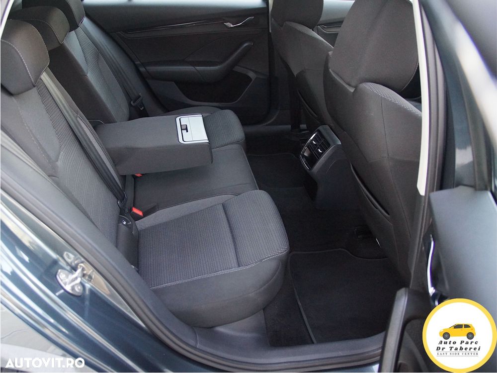 Skoda Octavia 2.0 TDI DSG Exclusive Plus - 29