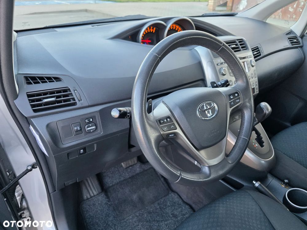 Toyota Verso 1.8 Multidrive Edition - 15