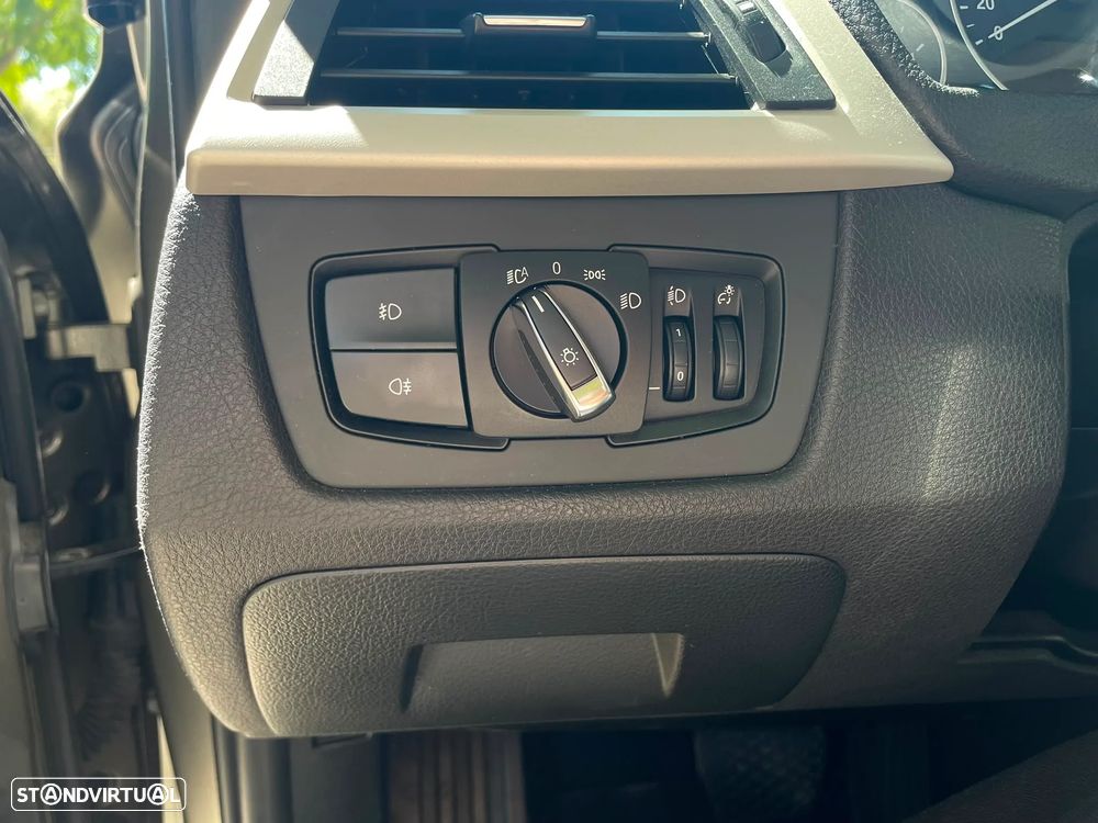 BMW 320 d Line Luxury Auto - 15