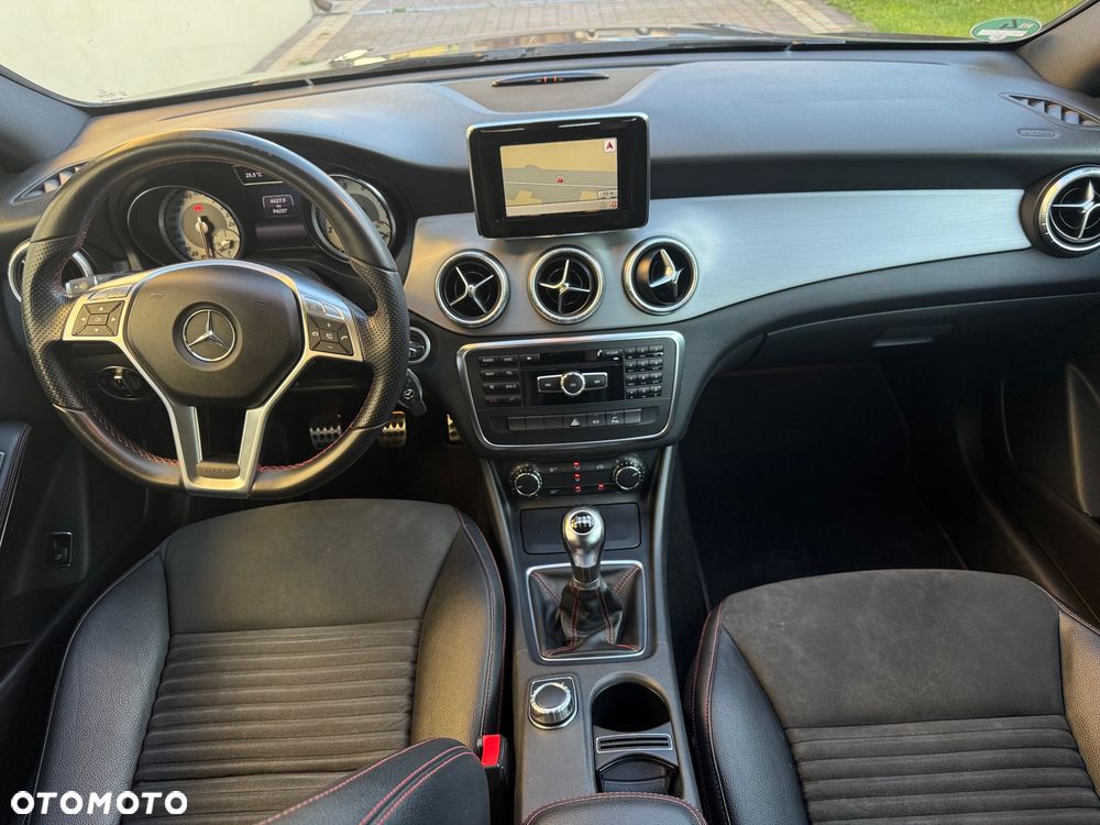 Mercedes-Benz CLA 180 - 12