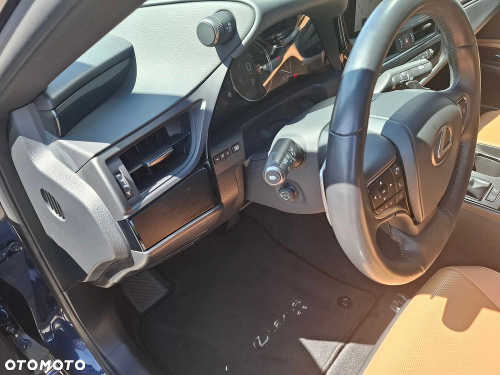 Lexus ES 300h Business Edition - 14