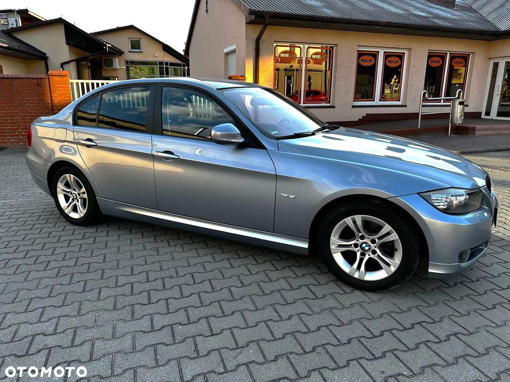 BMW Seria 3 320i Edition Exclusive - 4