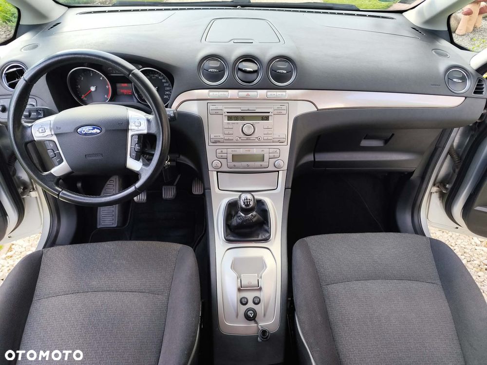 Ford Galaxy - 17
