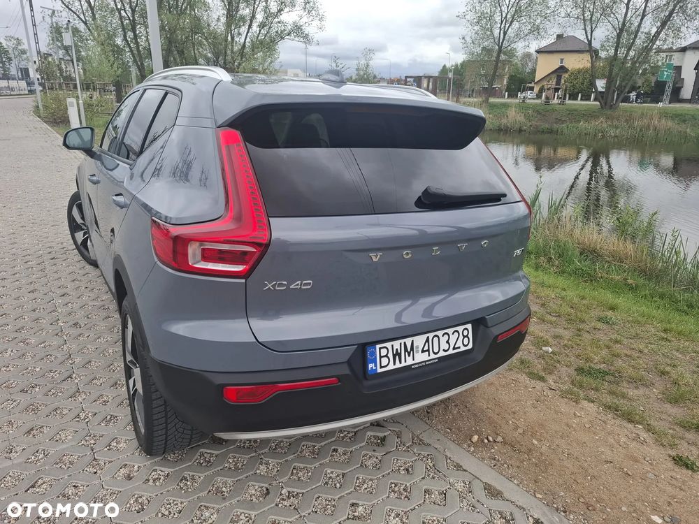 Volvo XC 40 T5 AWD Geartronic Momentum Pro - 2