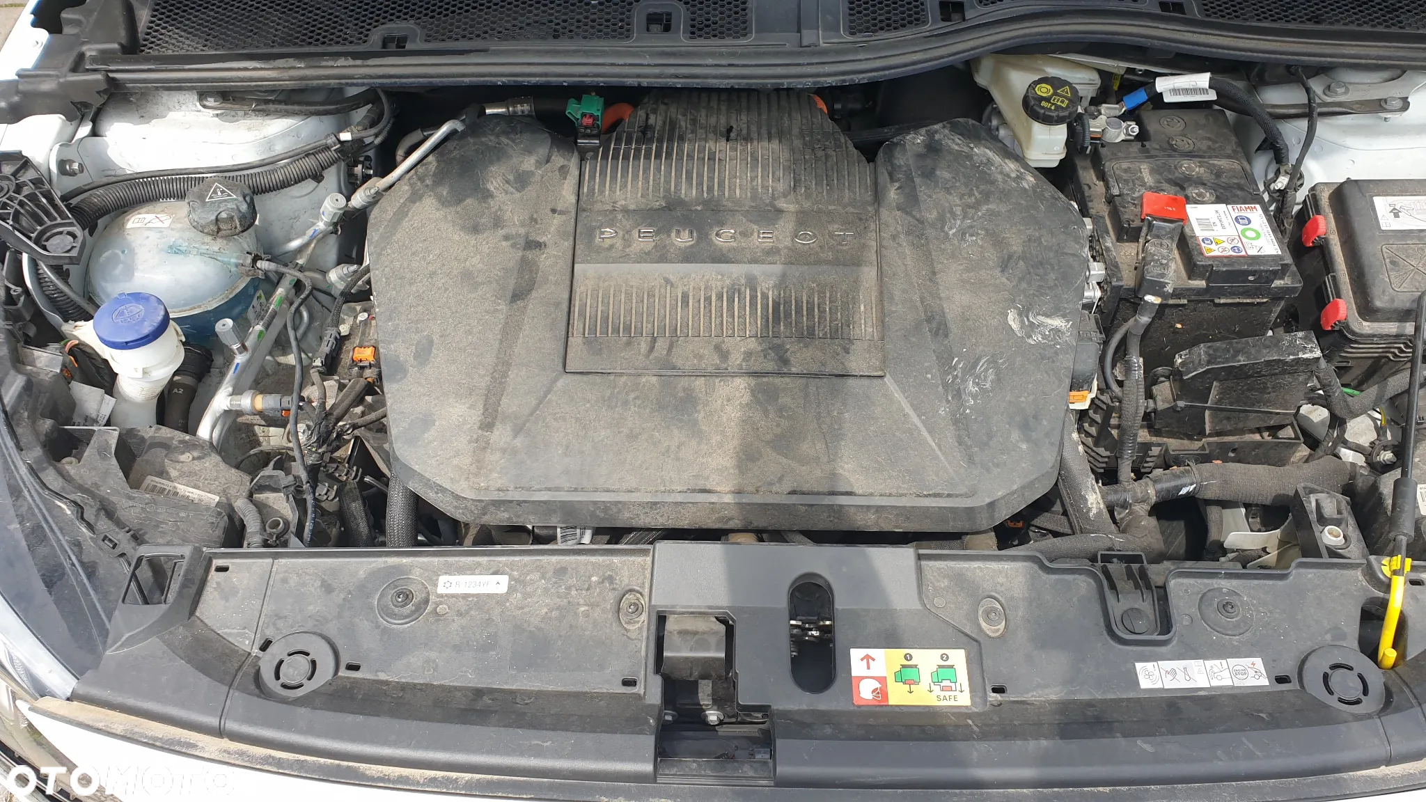 Peugeot 208 e-208 GT - 23