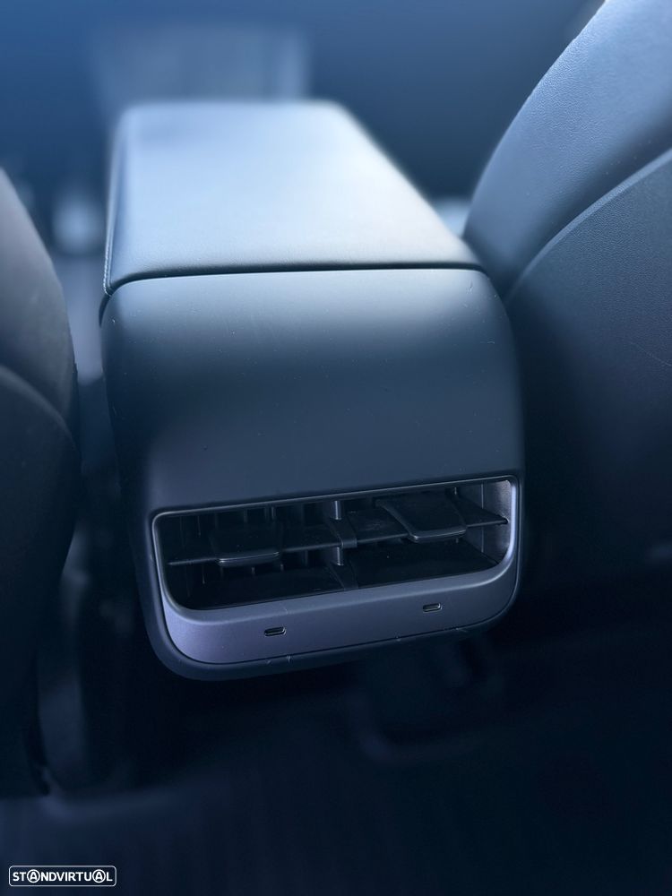 Tesla Model Y Performance Tração Integral - 14