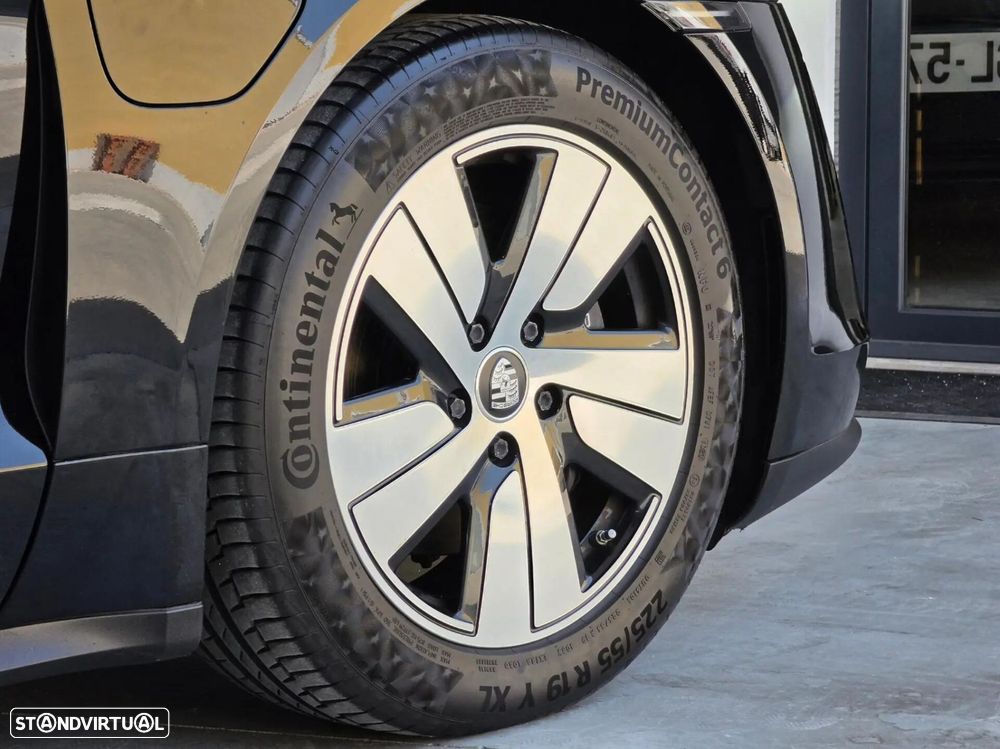 Porsche Taycan 4 - 15