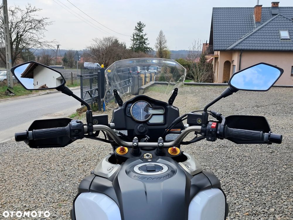 Suzuki V-STROM - 10