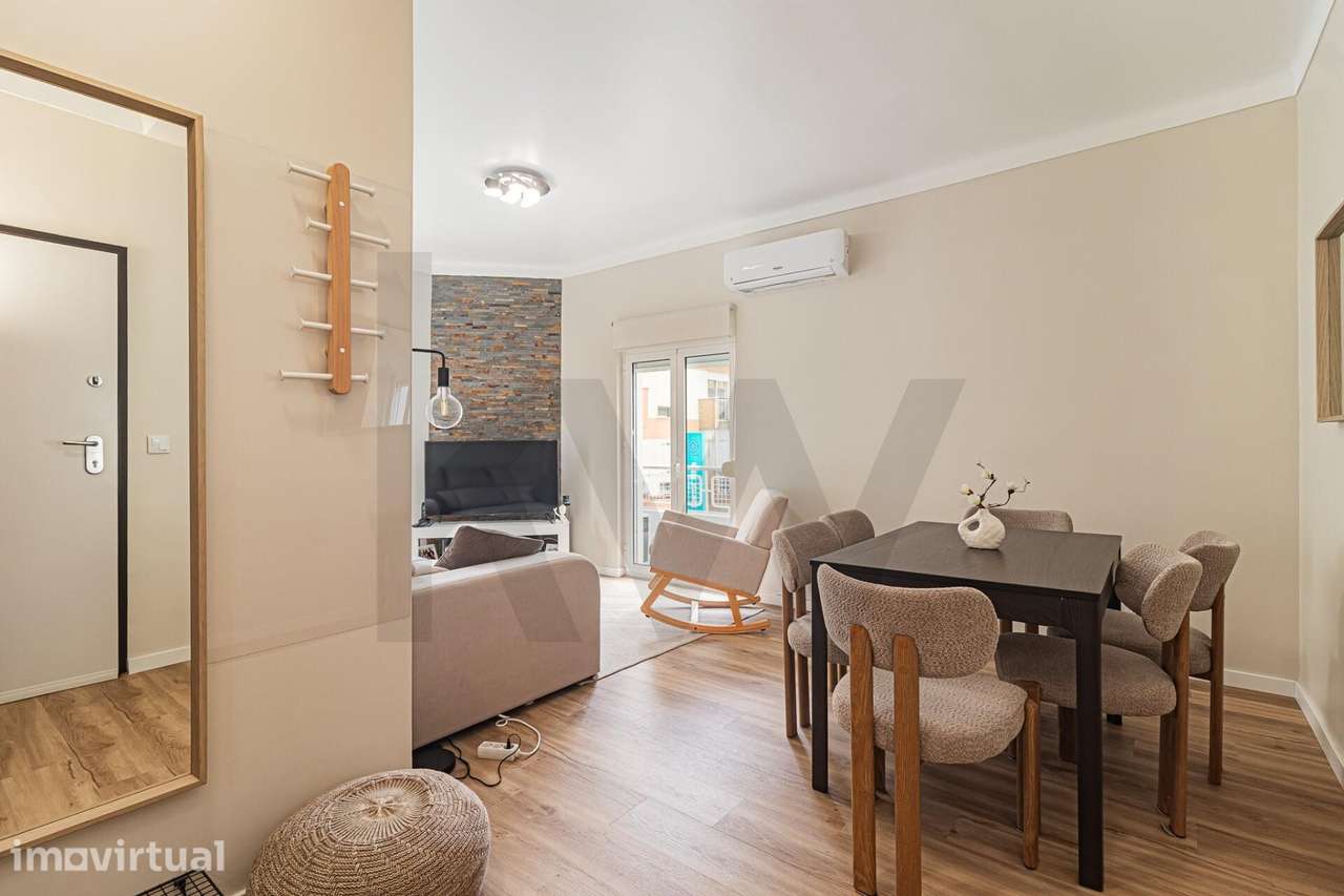 Apartamento T2 Completamente Renovado Almada 65mts2 com varanda - Grande imagem: 4/38