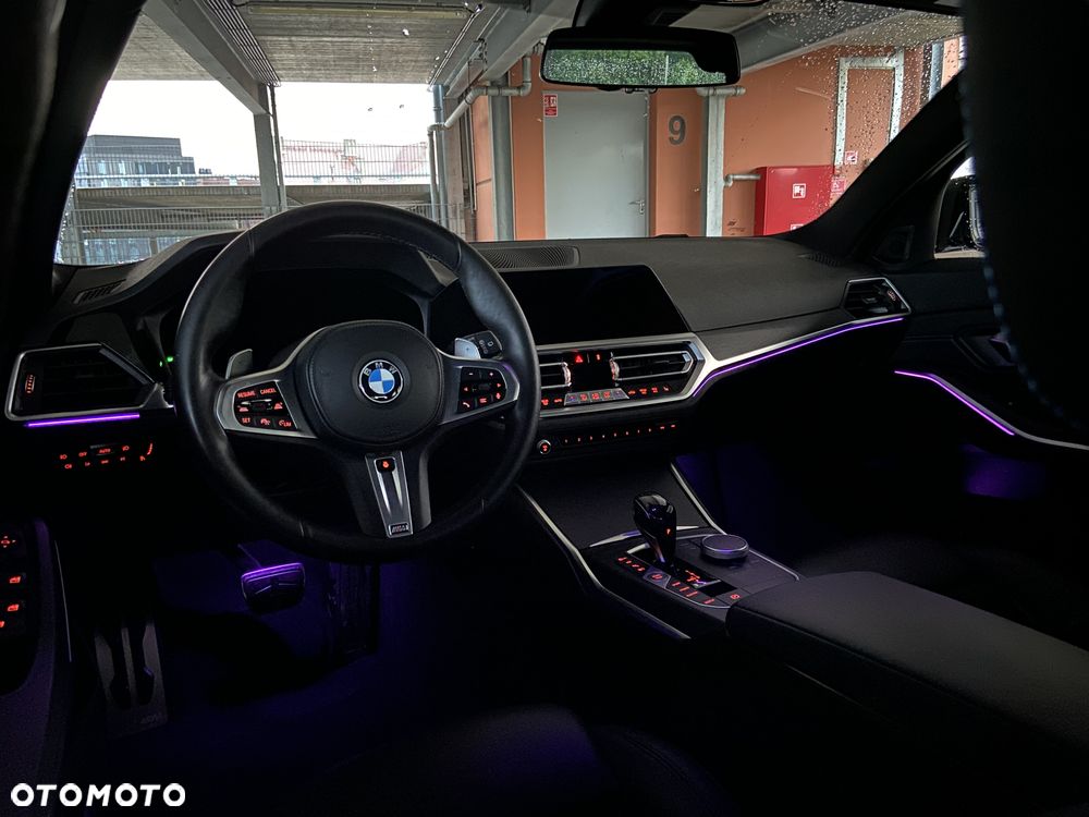 BMW Seria 3 330e M Sport - 6