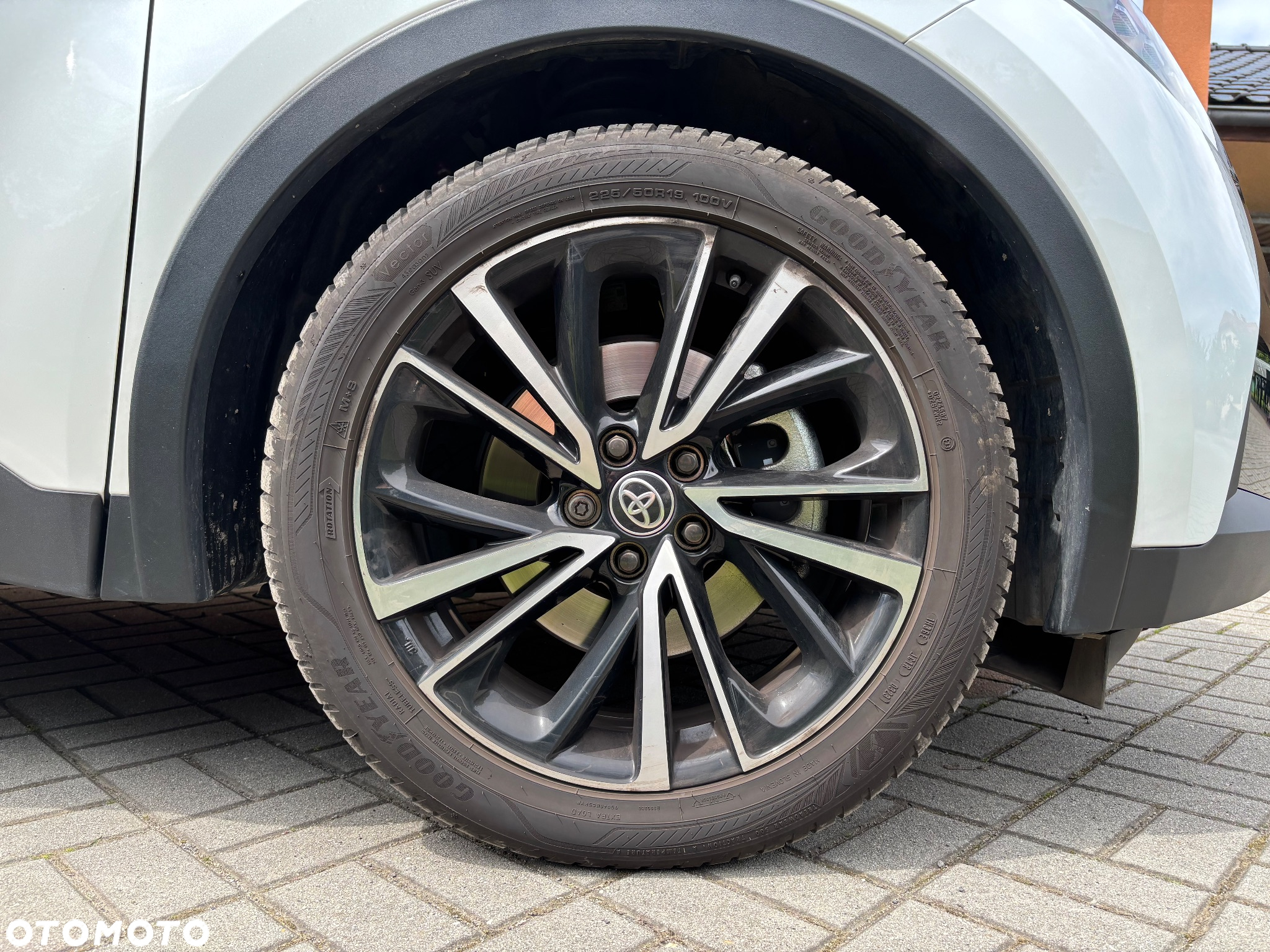 Toyota C-HR 2.0 Hybrid Executive - 38