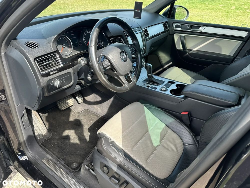 Volkswagen Touareg - 12