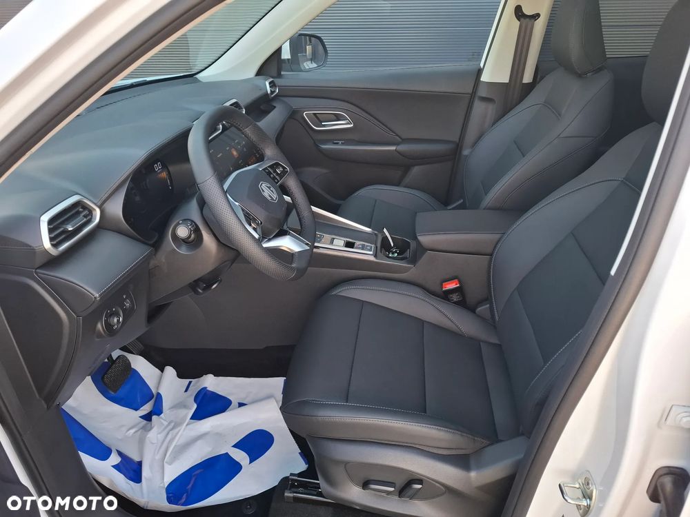 MG ZS Hybrid+ - 16