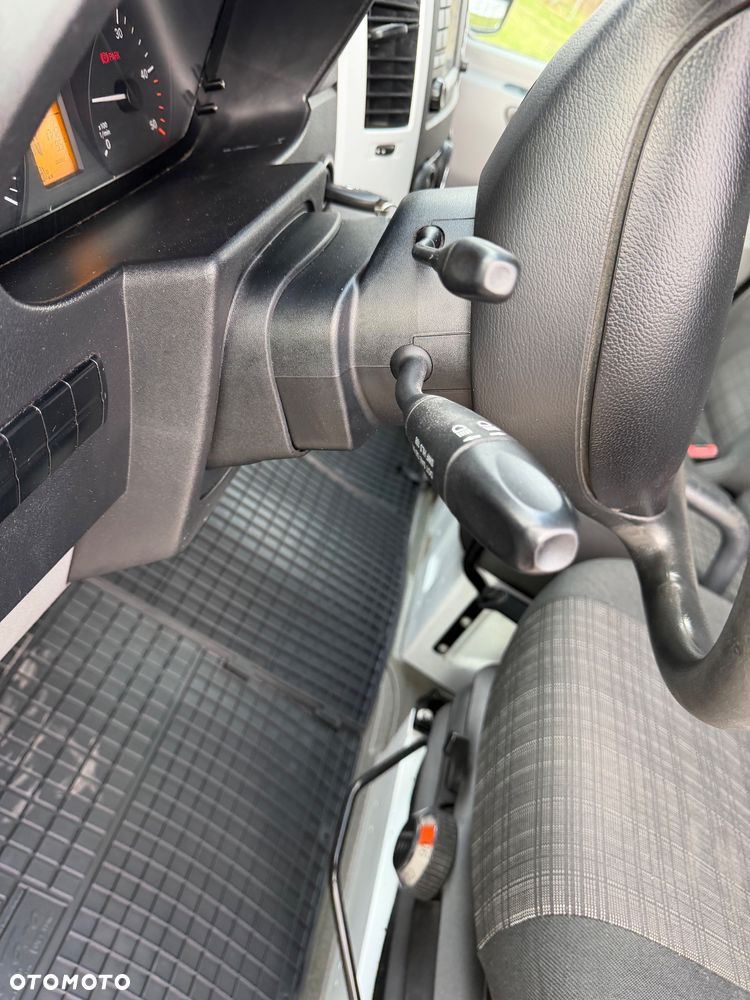 Mercedes-Benz Sprinter - 15