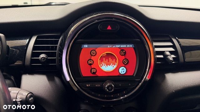 MINI Cooper Standard - 24