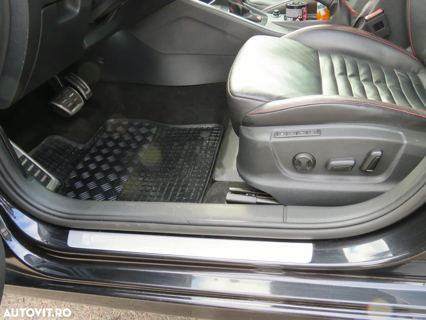 Skoda Octavia 2.0 TDI RS DSG - 9