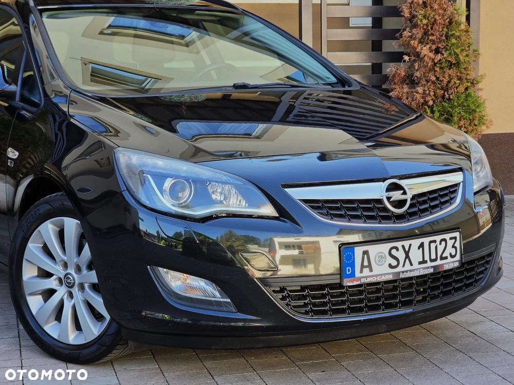 Opel Astra 1.6 Turbo 150 Jahre - 14
