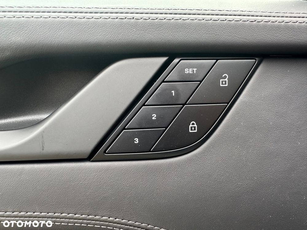 Porsche 911 Carrera 4S - 9