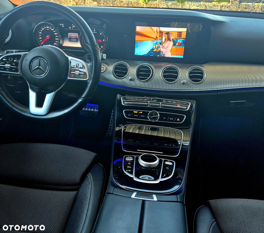 Mercedes-Benz Klasa E 200 d 9G-TRONIC - 30