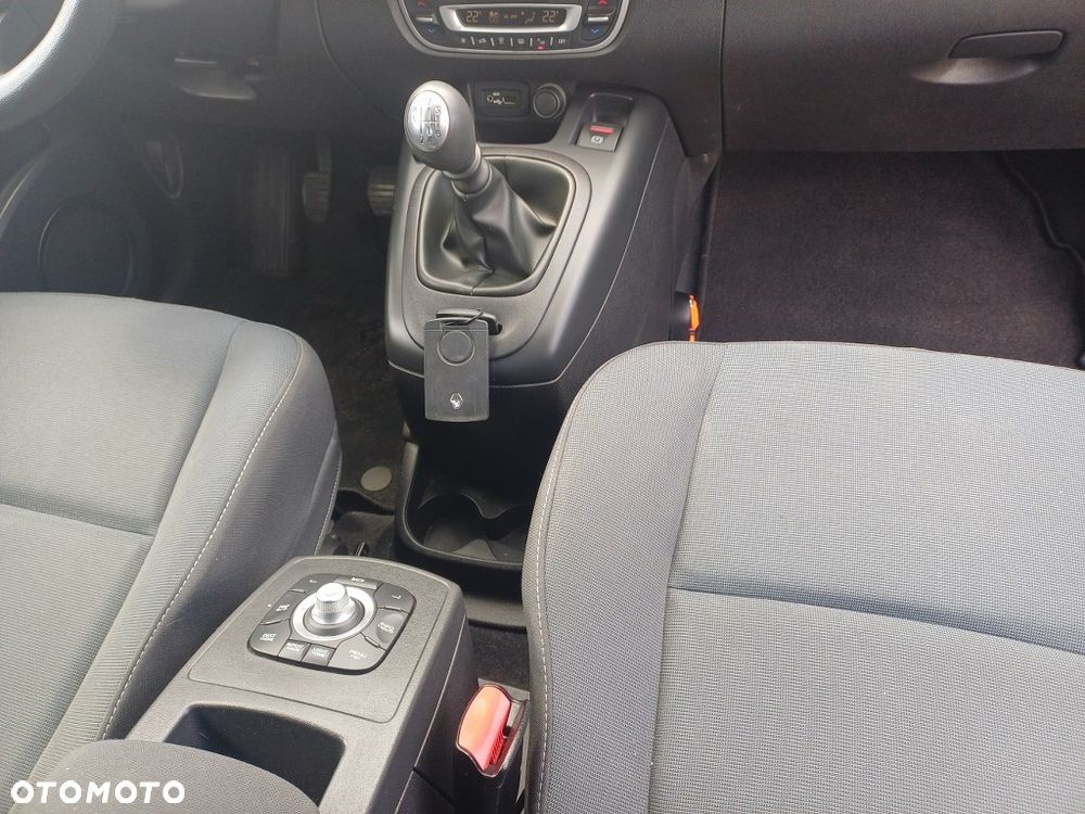 Renault Scenic 1.6 16V Infinity - 10