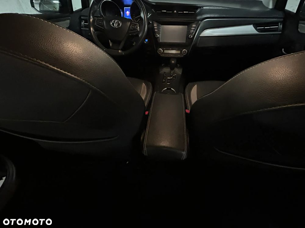 Toyota Avensis 1.8 Premium MS - 6