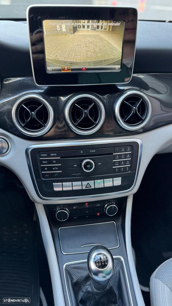 Mercedes-Benz CLA 180 d BlueEFFICIENCY Edition - 12