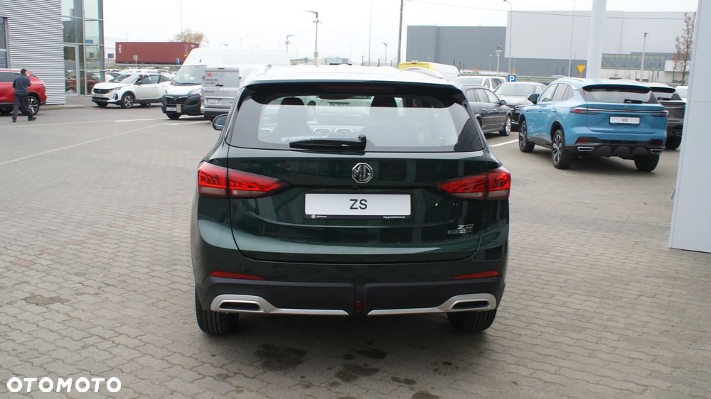 MG ZS Hybrid+ - 4