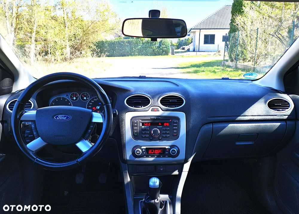 Ford Focus 1.6 16V Ghia - 24