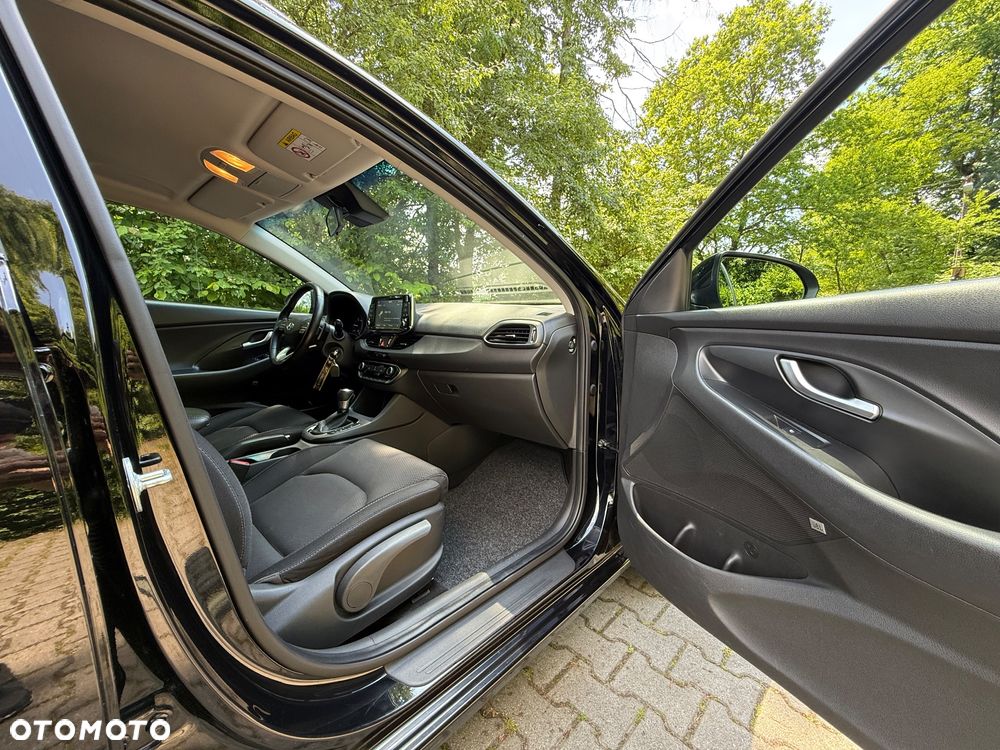 Hyundai i30 1.6 D Comfort DCT - 21
