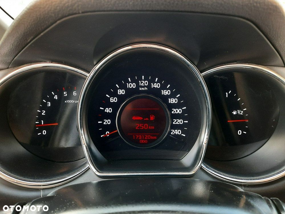 Kia Ceed - 11