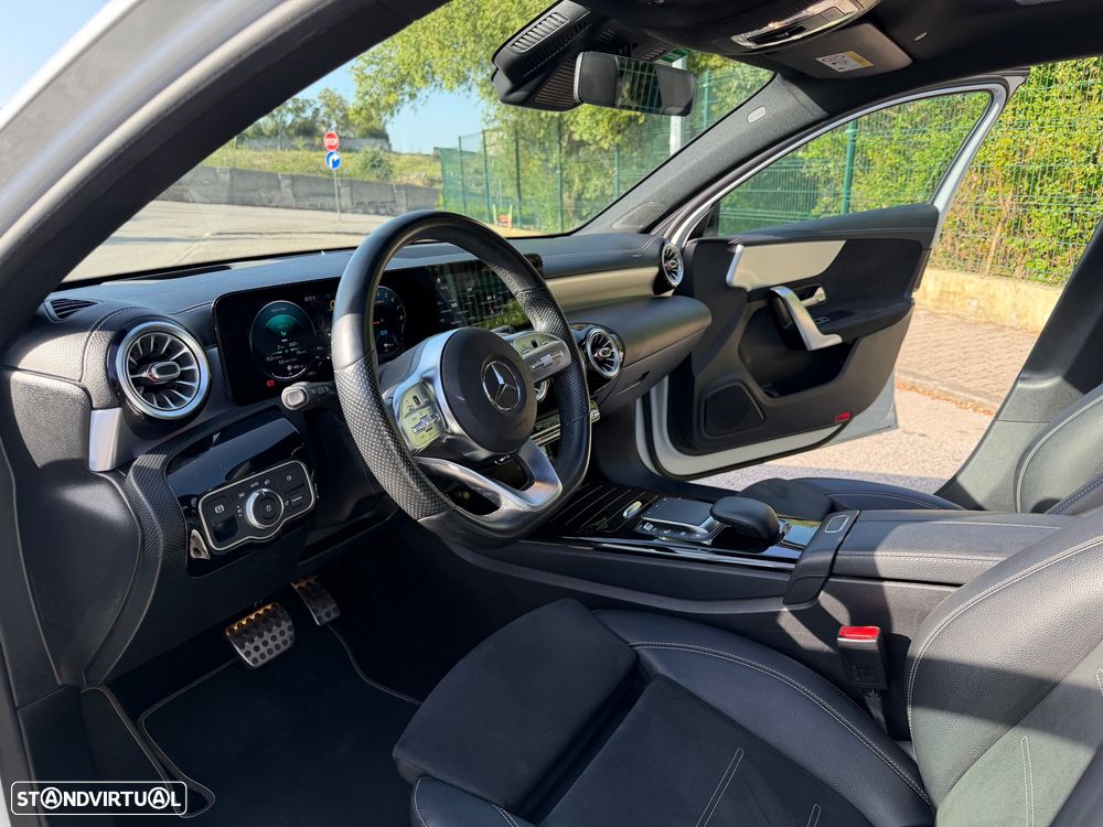 Mercedes-Benz A 250 e AMG Line - 11
