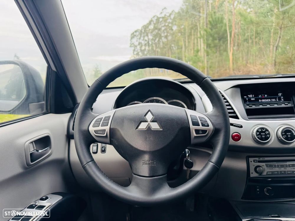 Mitsubishi L200 2.5 DI-D CD Invite AC CC 4WD - 31