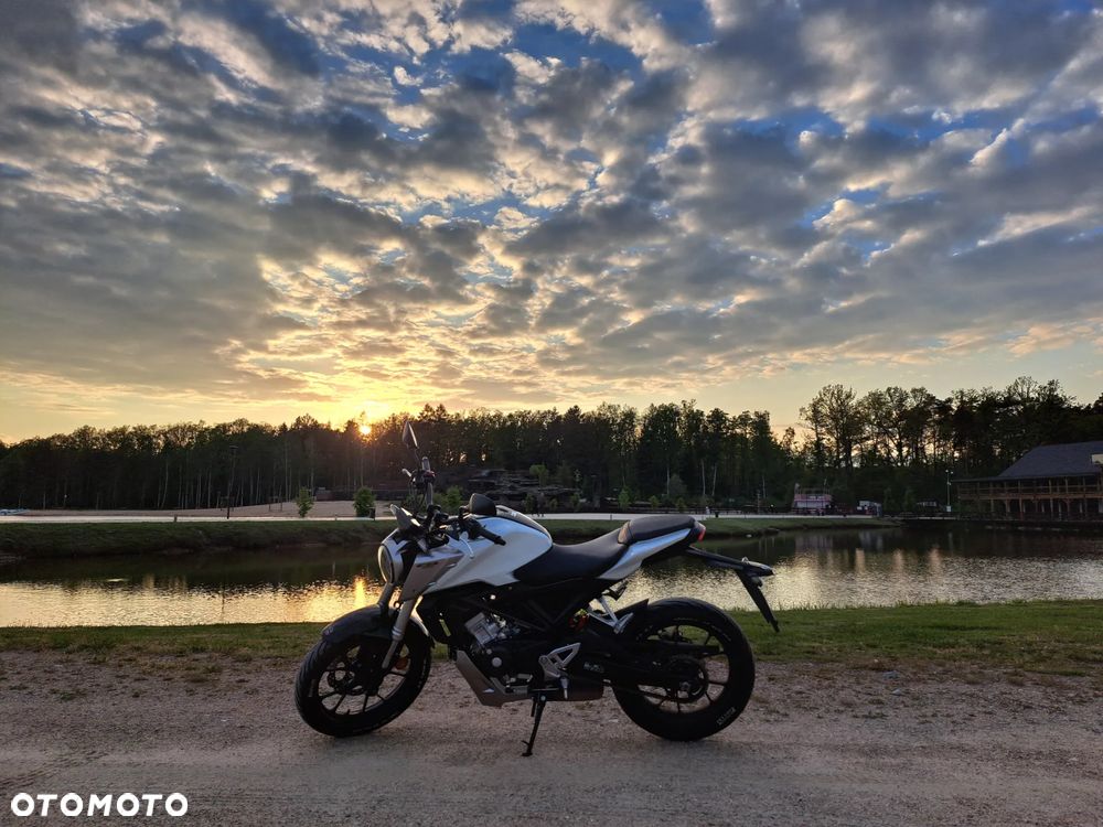 Honda CB - 12