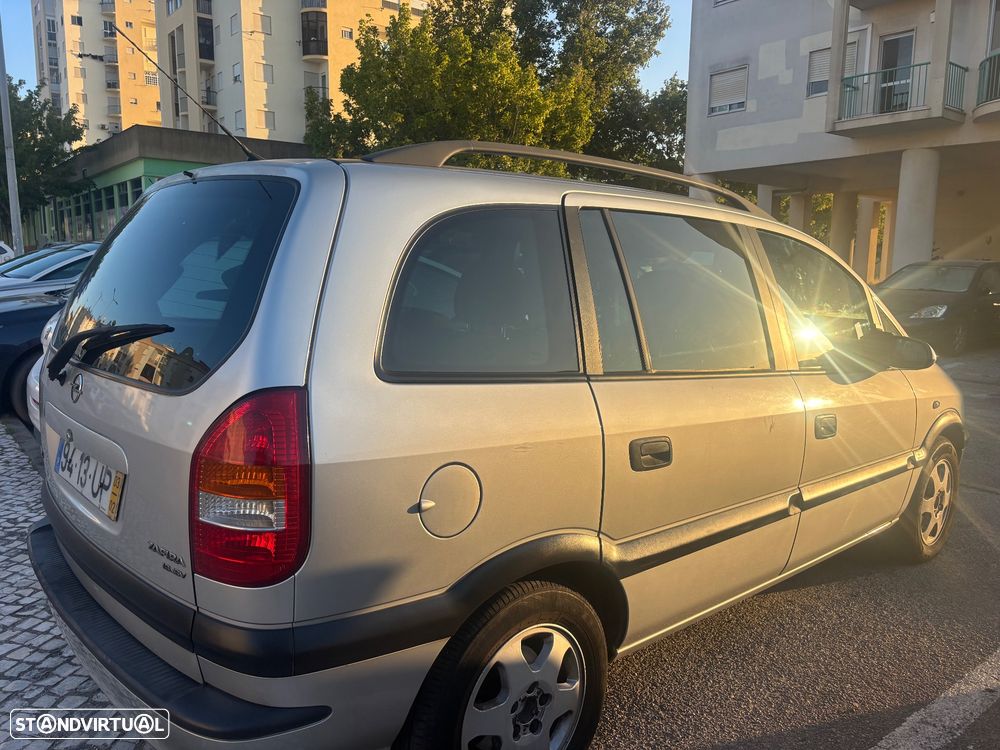 Opel Zafira 2.0 DTi - 10