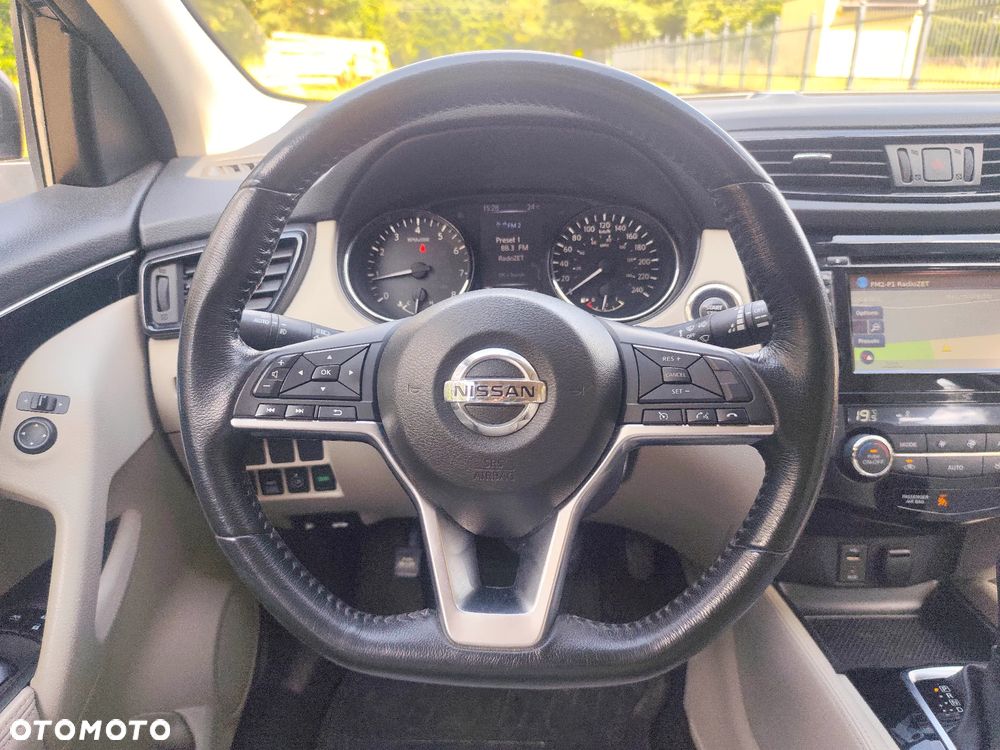 Nissan Qashqai 2.0 4x4 Tekna CVT - 23
