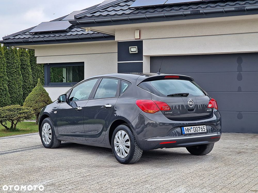 Opel Astra 1.4 150 Jahre - 8