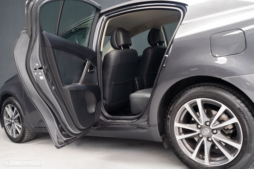 Toyota Avensis SD 2.0 D-4D Exclusive +Navi - 20