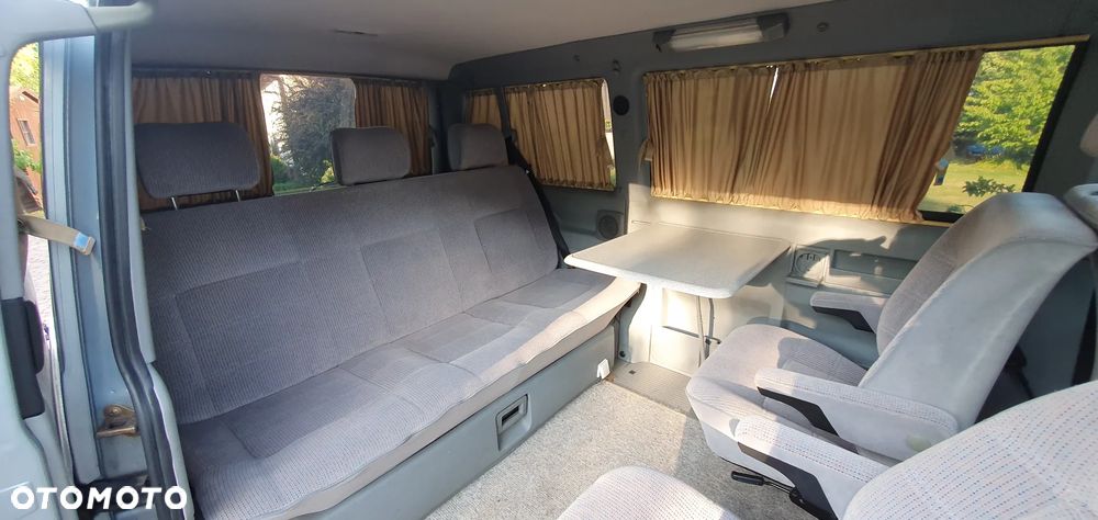 Volkswagen Multivan - 9