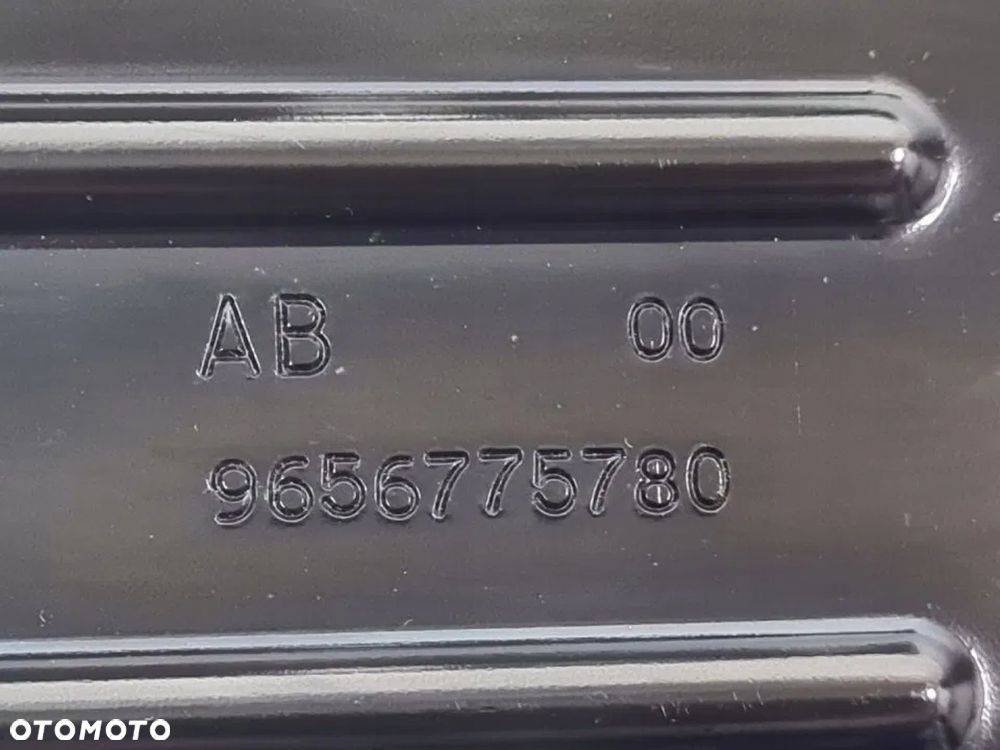 PODSTAWA OBUDOWA KOMPUTERA PEUGEOT 207 THP - 3