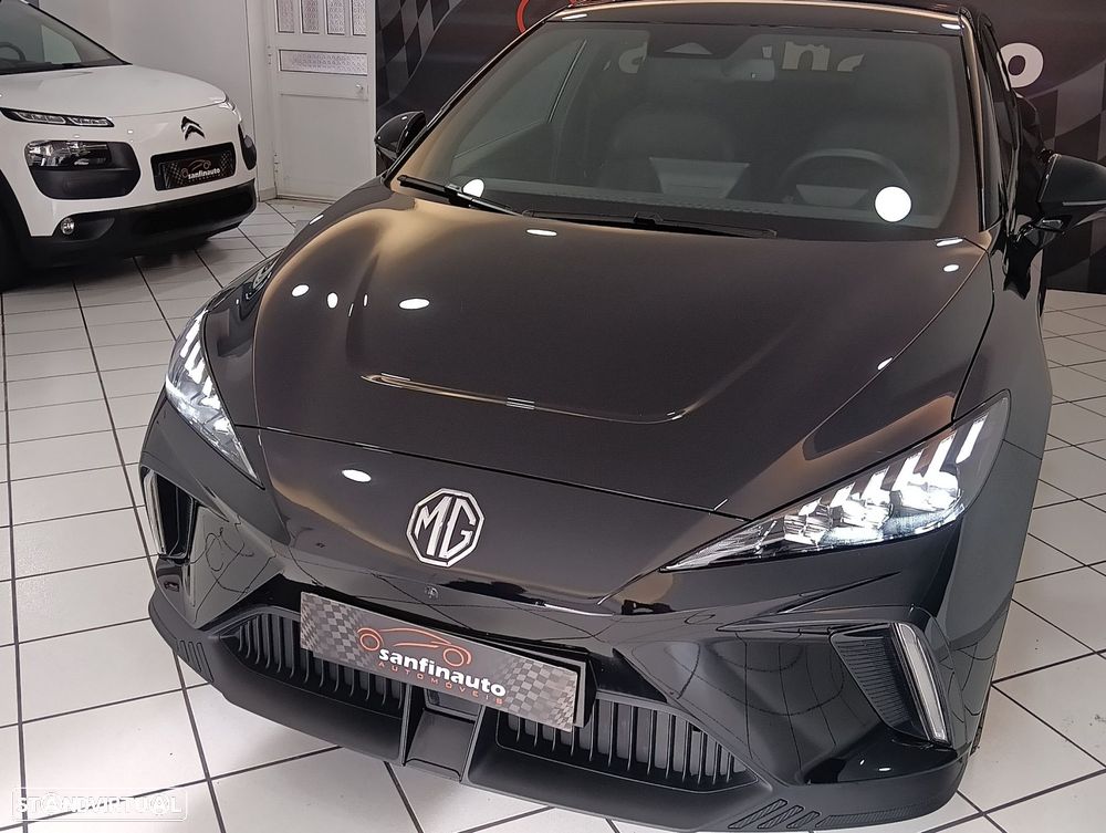MG MG4 64 kWh Luxury - 5